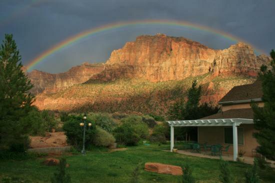Novel House Inn At Zion Springdale Bagian luar foto